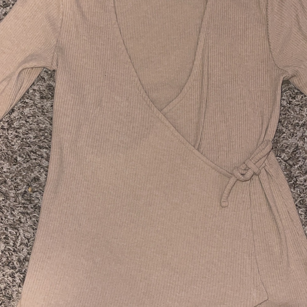 Old Navy Beige Wrap Blouse - Picture 3 of 9